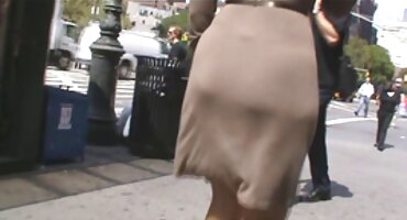 emilia clarke sex Le LunaI Luna kéo quả bóng của bạn bè của con trai mình trong khi chết phim sex tu quay tiệt.